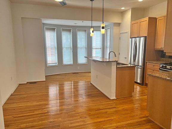 4th image of 1686 N Quinn St