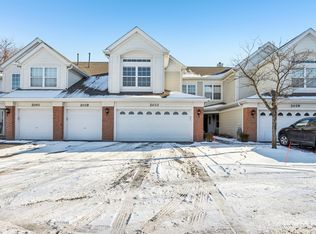 2033 Cambria Ct, Northbrook, IL 60062