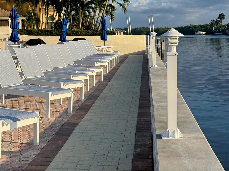 640 Snug Harbor Dr #F6 — Photo 3