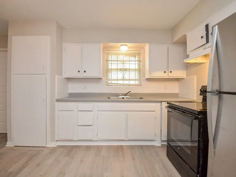 5243 Greylog Dr — Photo 11