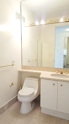 Rented by R New York | media 18