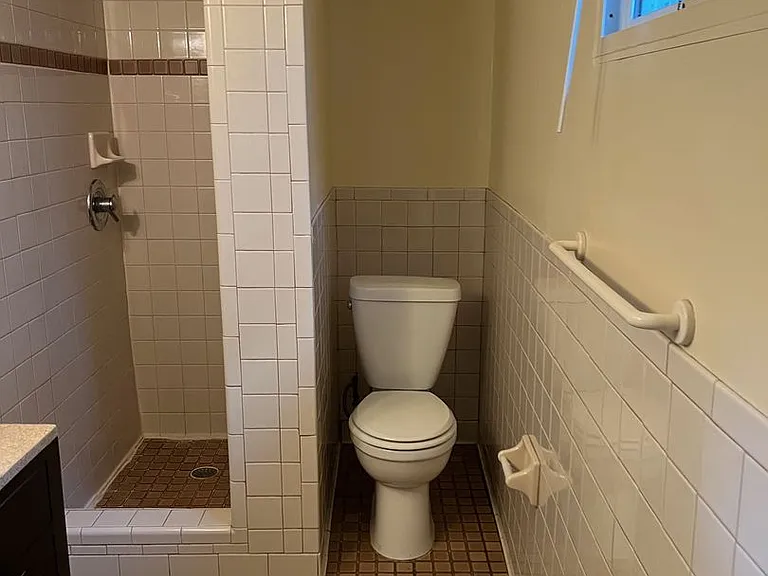 1212 Willard St — Photo 9