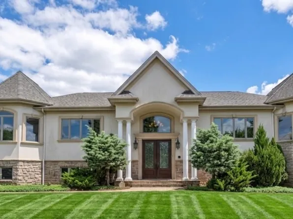 18 Berkshire Pl, Englewood Cliffs Boro, NJ 07632