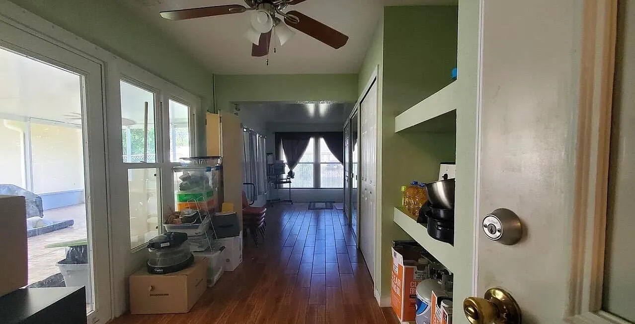 4 bed, 2.0 bath, 2388 sqft, $2,700 — Photo 4