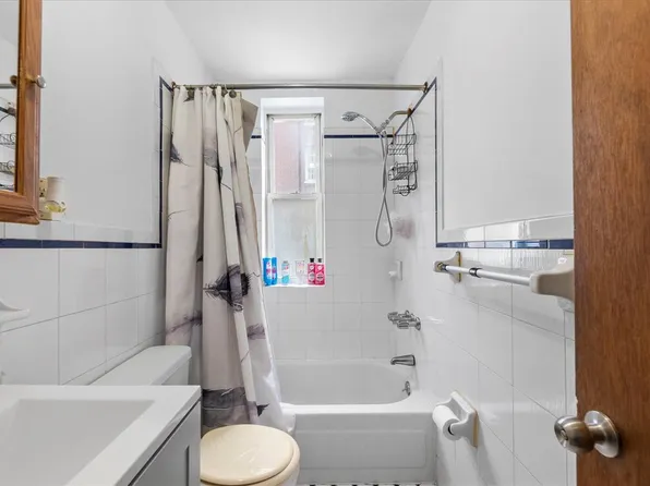 560 East 189th Street image 5 of 14