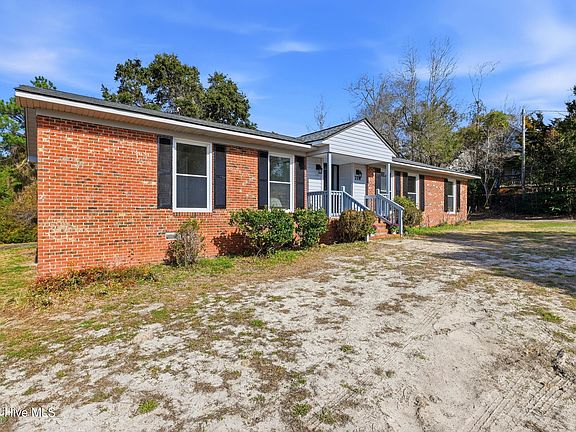 3rd image of 718 Hughes Road