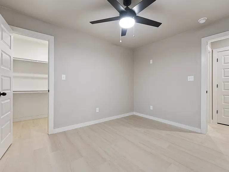 Second Bedroom (with large closet)