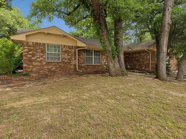 7725 NW 20th St, Bethany, OK 73008
