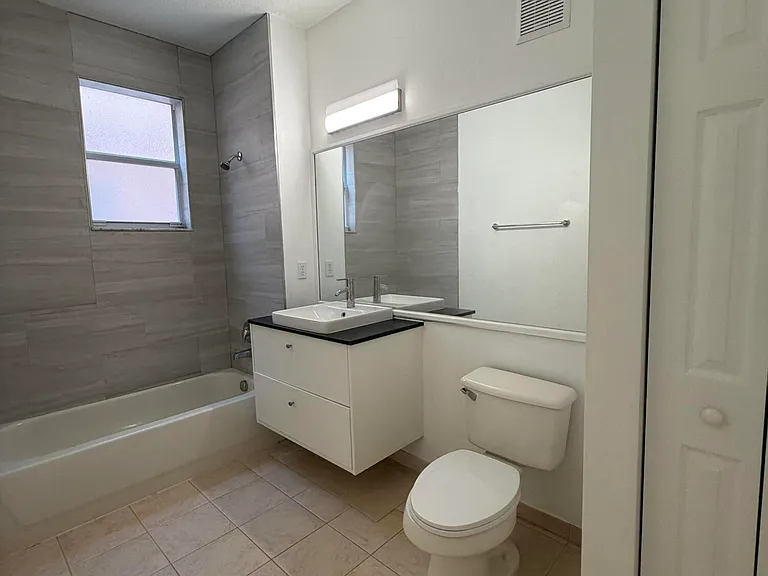 3553 Forest Hill Blvd #45 — Photo 10