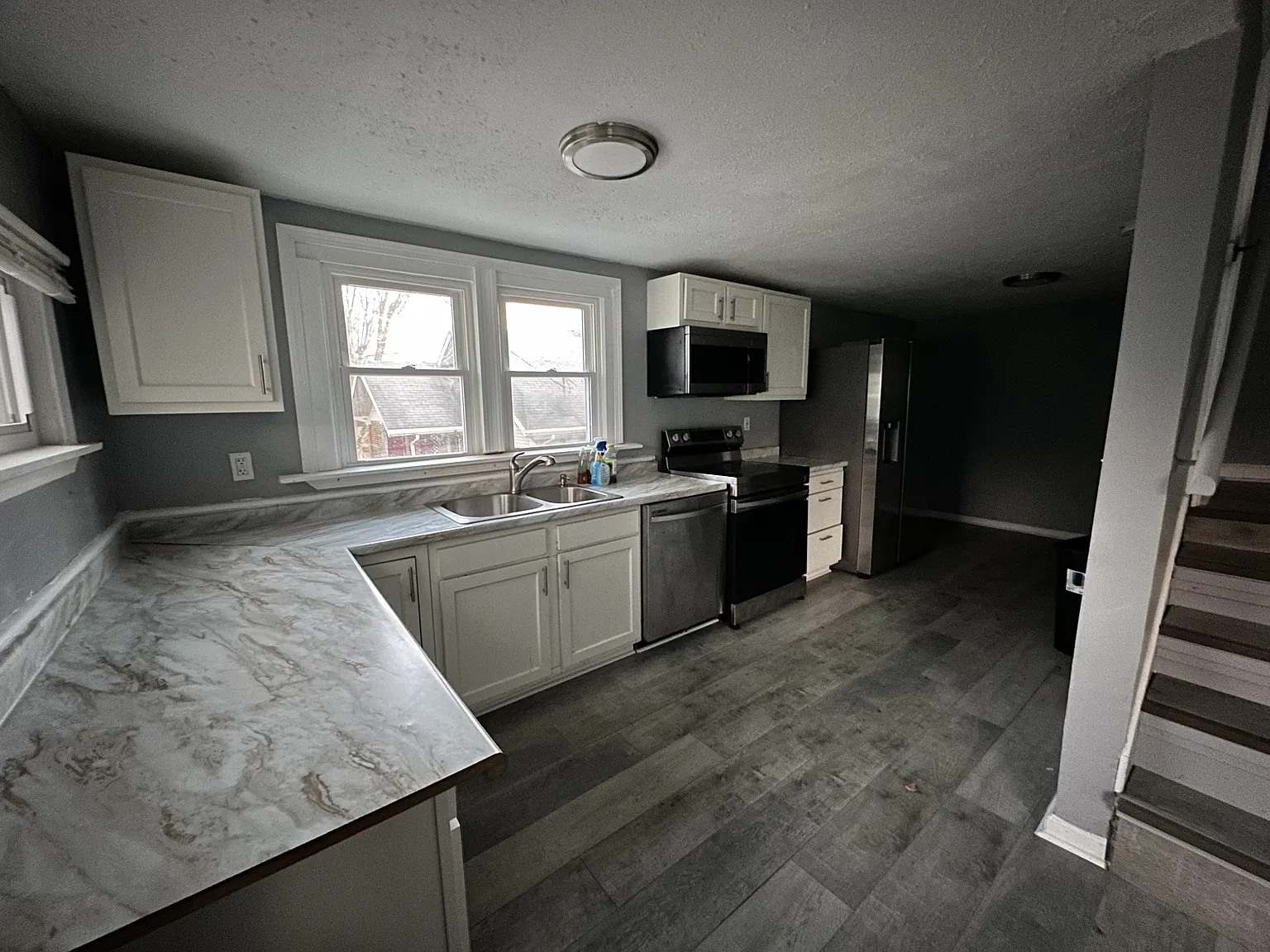 86 W Main St - 1 — Photo 1