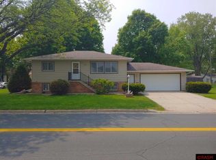 1209 Adams St, Mankato, MN 56001