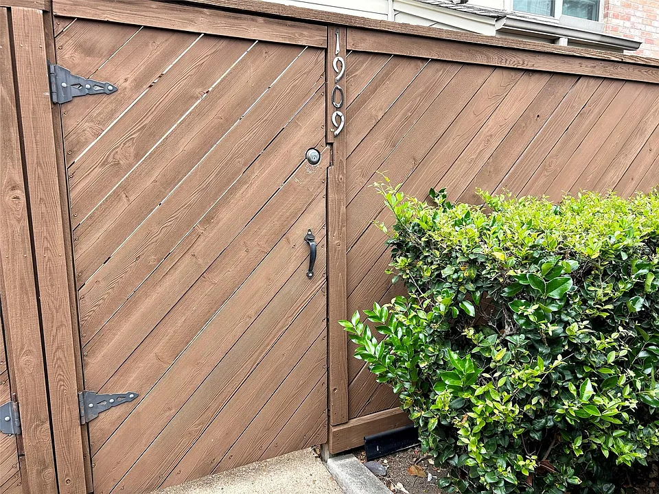 8801 Hammerly Blvd #1909