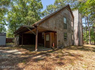 1836 E Lakeshore Dr, Carriere, MS 39426