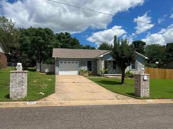 808 Walnut St, Dardanelle, AR 72834