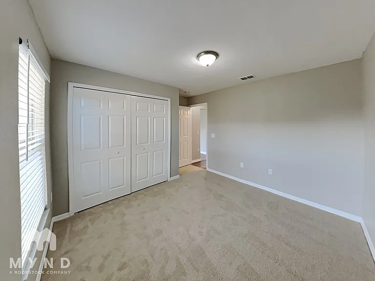 3189 Thoroughbred Loop N — Photo 19