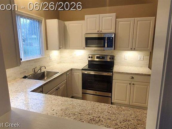 4th image of 3324 Valley Rise Dr