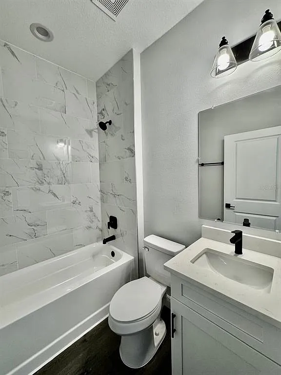 4 bed, 2.0 bath, 1616 sqft, $2,100 — Photo 4