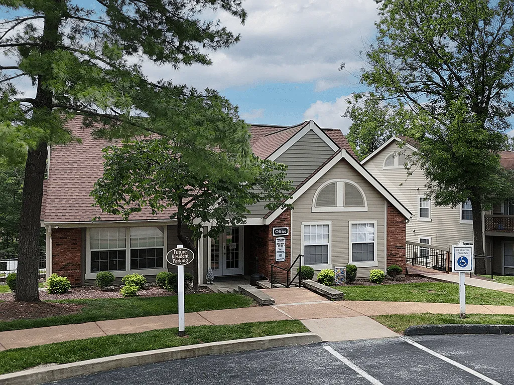 Hunters Ridge STL — Photo 2