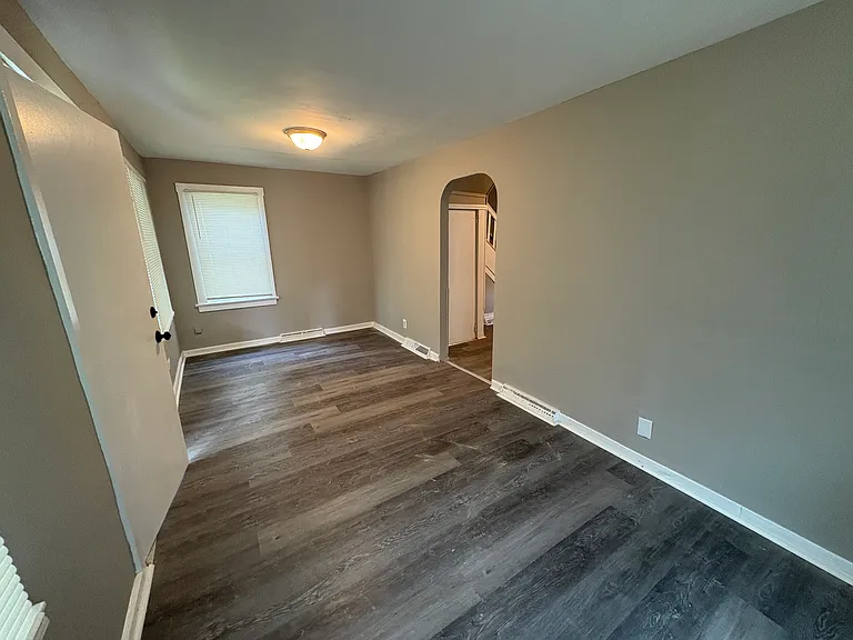 1254 Leeser Ave — Photo 7