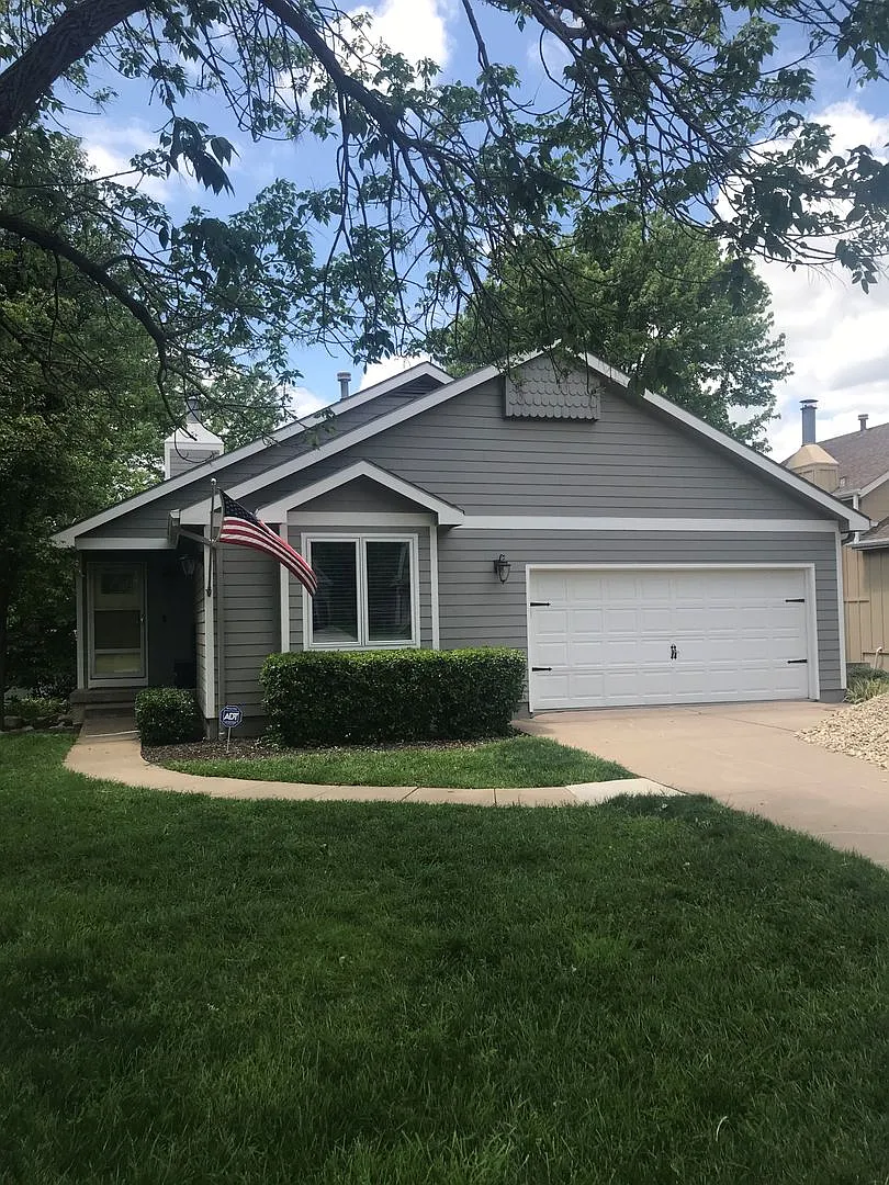 Fantastic Home On The West Side! Fenced Backyard! — Photo 1