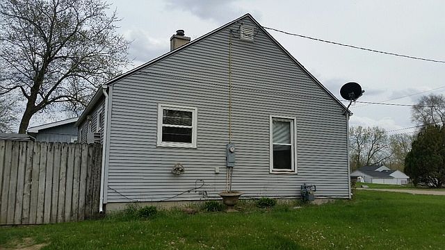 2nd image of 301 E 12th St