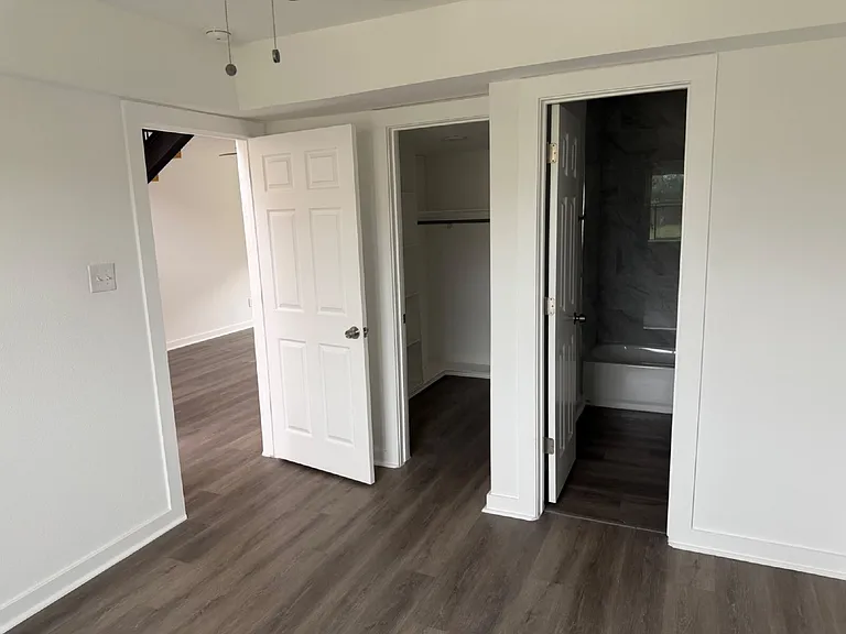 7651 Oak Chase — Photo 9