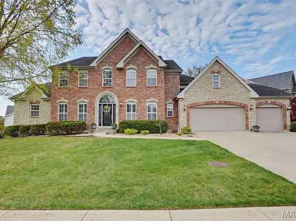 207 Irish Hound Dr, O'Fallon, MO 63368