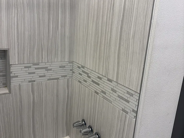 2800 Sierra Dr — Photo 15