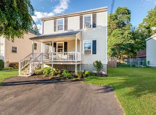 126 Branch Ave, Cumberland, RI 02864