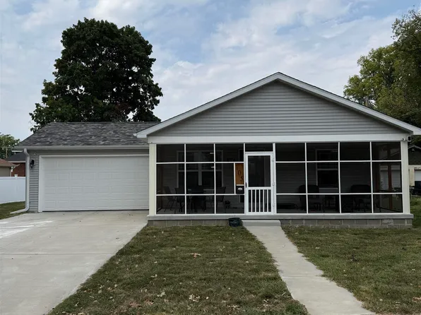 105 S Madison St, Taylorville, IL 62568