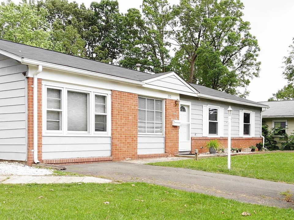 1st image of 202 N Alder Ave