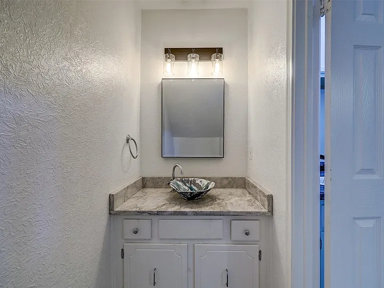 2513 Bering Dr #7 — Photo 7
