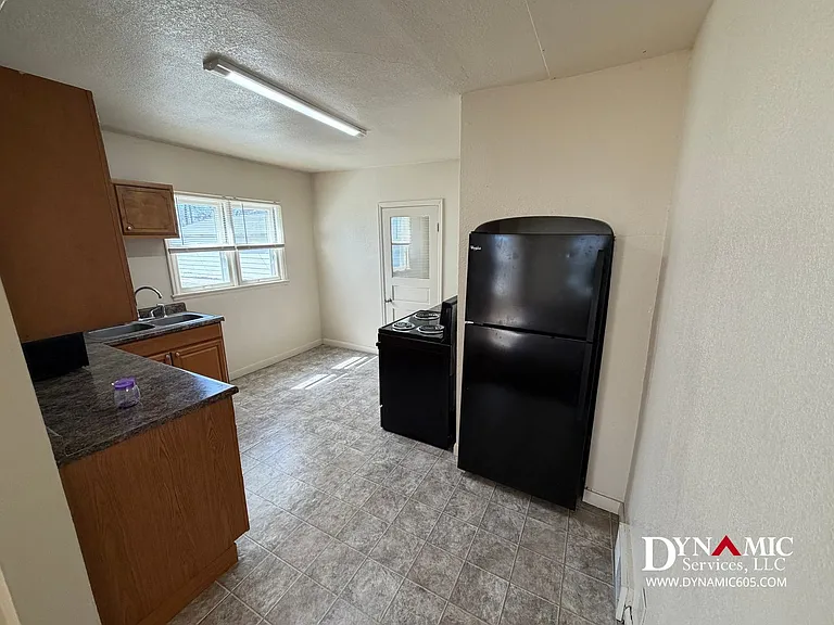215 S Duluth Ave — Photo 5