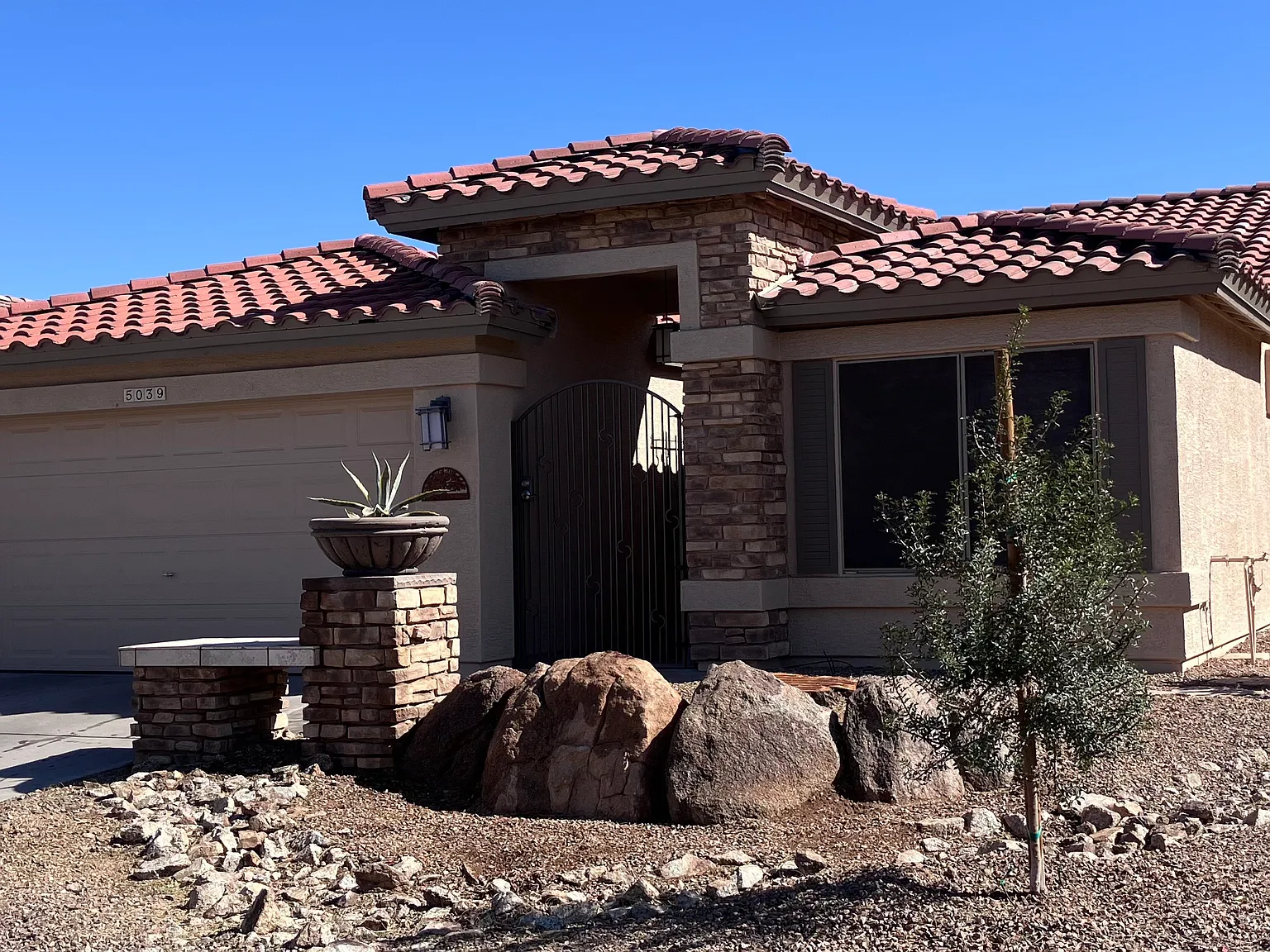 5039 S Lantana Ln — Photo 1