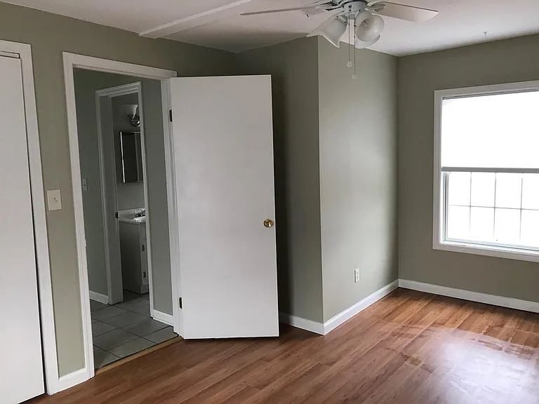 31 N Gaston Ave — Photo 2