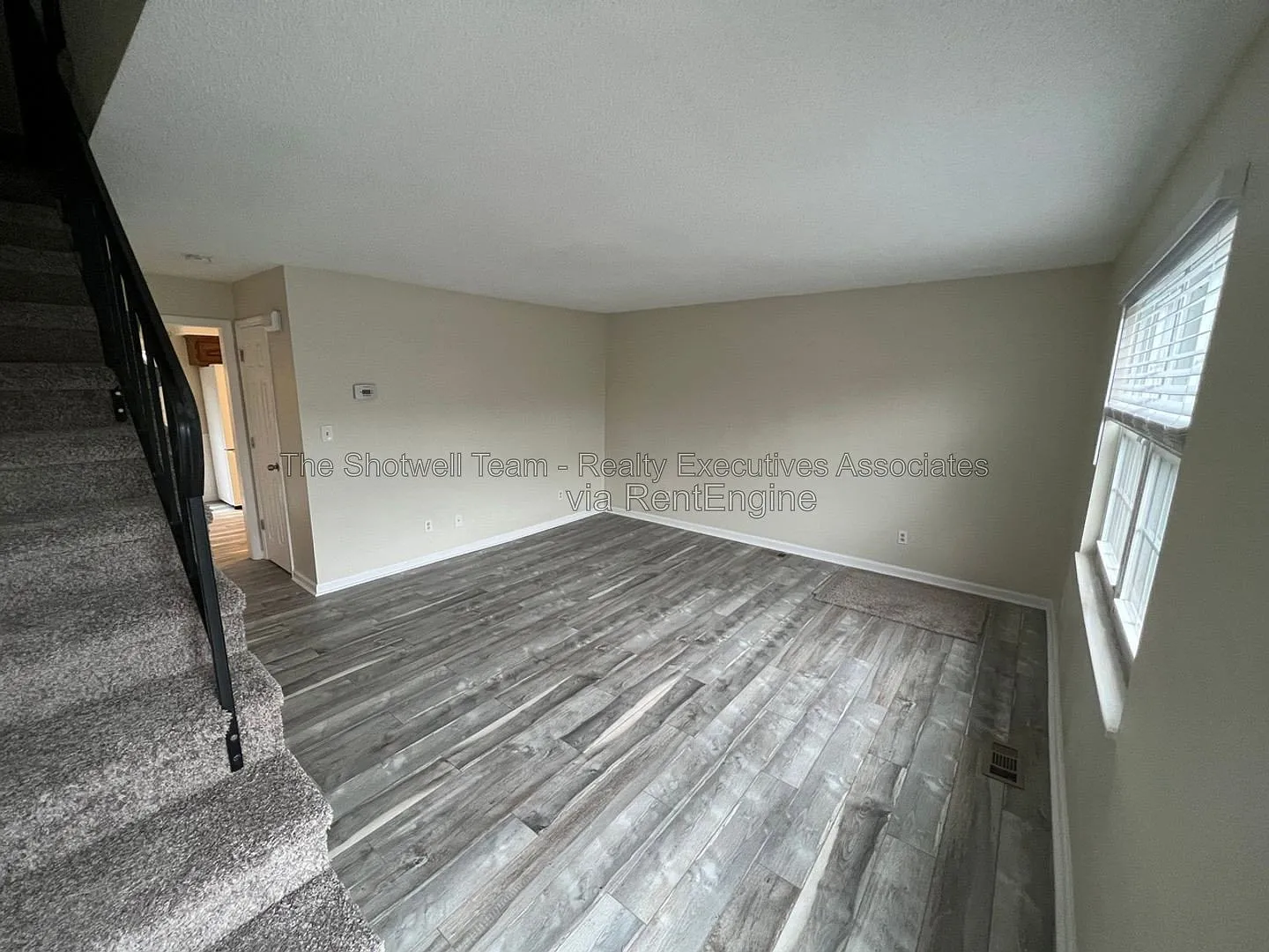 2 bed, 1.5 bath, 1150 sqft, $1,600 — Photo 4