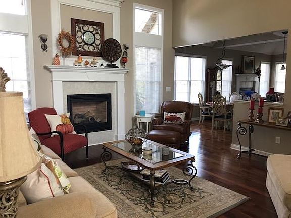 4th image of 7916 W Adare Dr