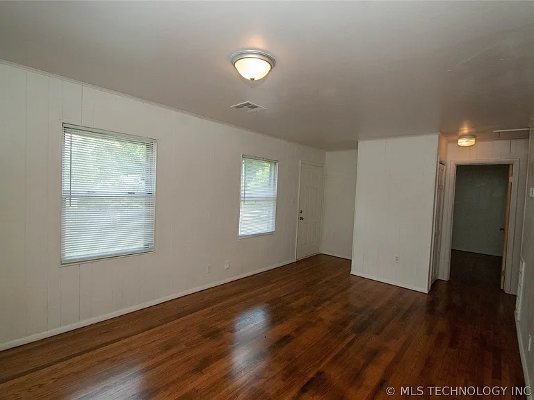 216 S 69th Ave E — Photo 6