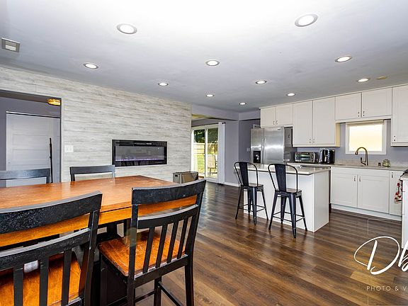 3rd image of 249 Bridgewood Dr