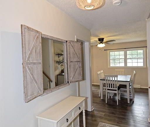 2nd image of 206 King Henry Ln