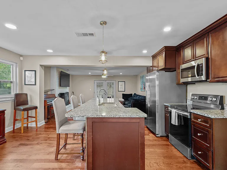 1650 E Duffy St — Photo 9