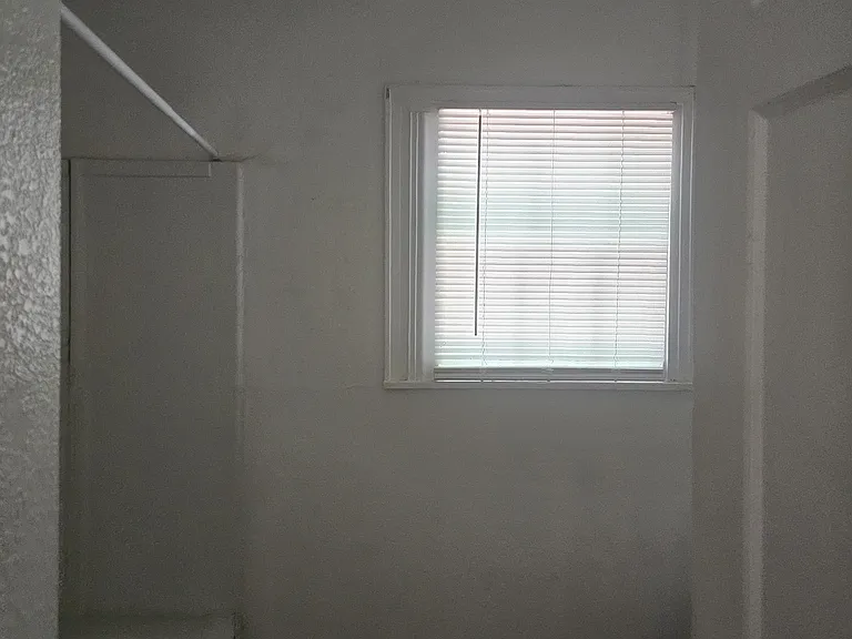 518 Nolen St — Photo 11