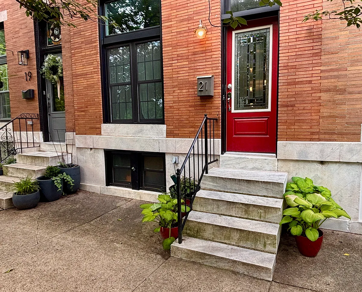 Entrance - 21 S Linwood Ave