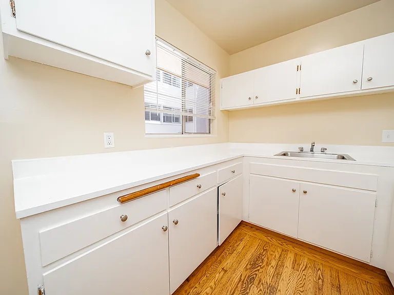 354 Vernon Street — Photo 2