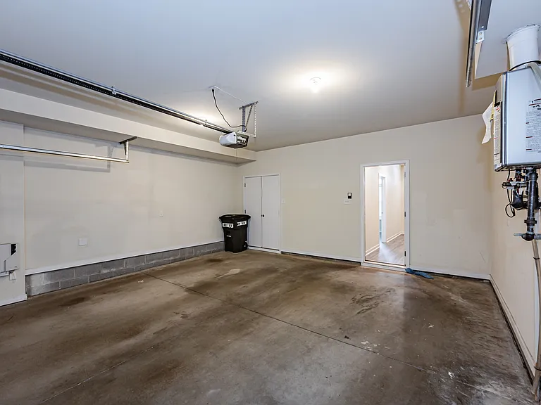 3927 Liesfeld Pl — Photo 32