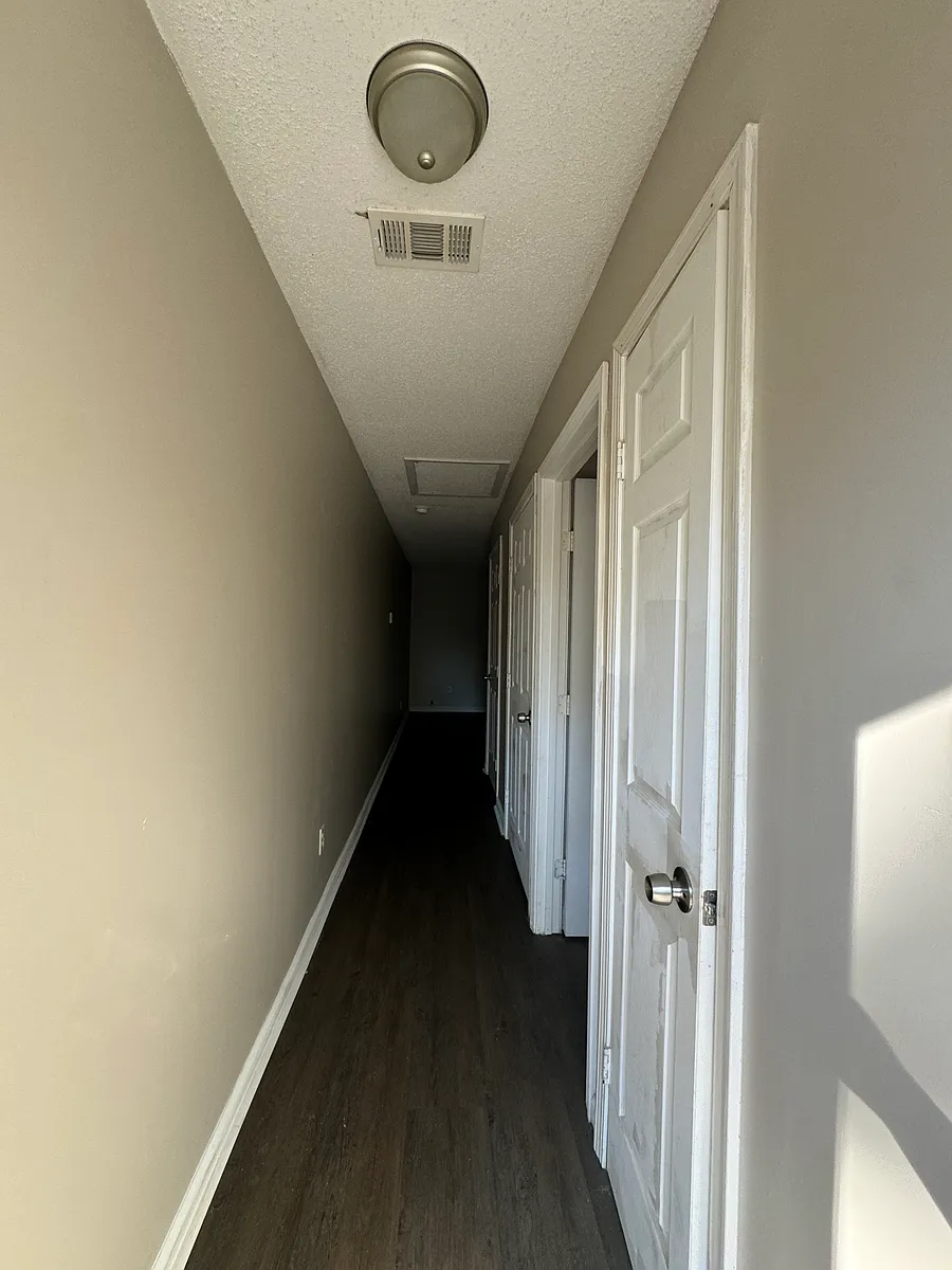 Building Photo - 4725 Hoffman Rd #17