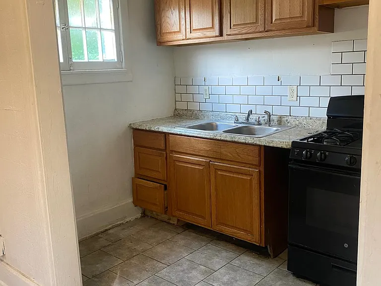 1703 Park St #2 — Photo 4