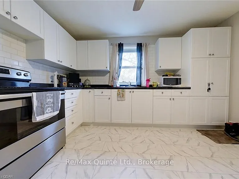 218 Coleman St — Photo 18