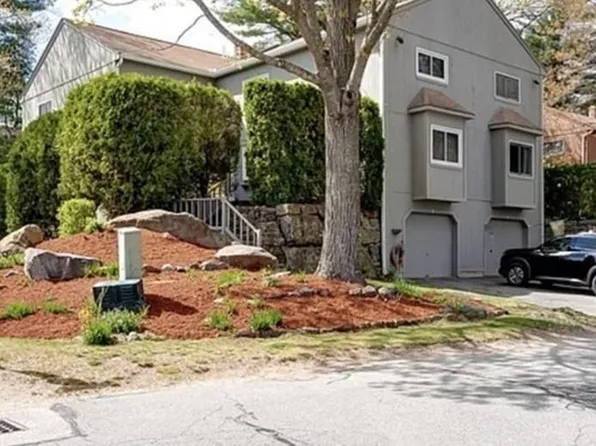 2 Gentry Ln, Uxbridge, MA 01569