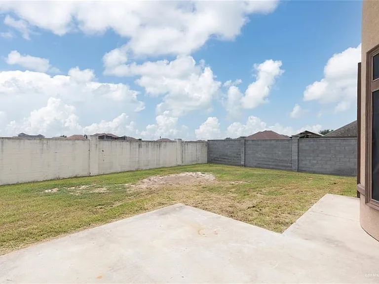 208 Thornwood Loop — Photo 17